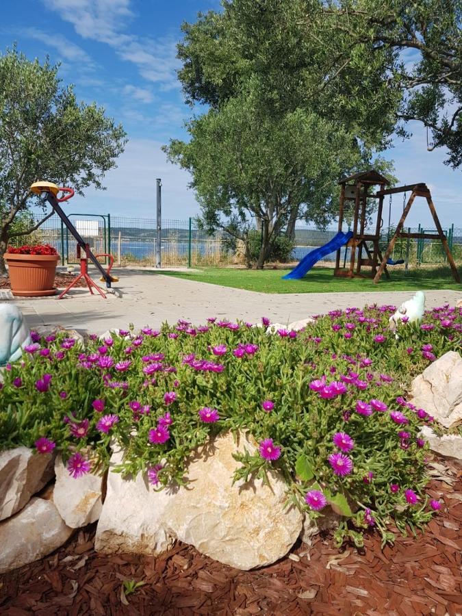 Kamp Karla & Bruno Hotel Sveti Filip i Jakov Kültér fotó